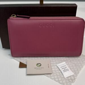 Gucci Leather Zip Wallet 28911